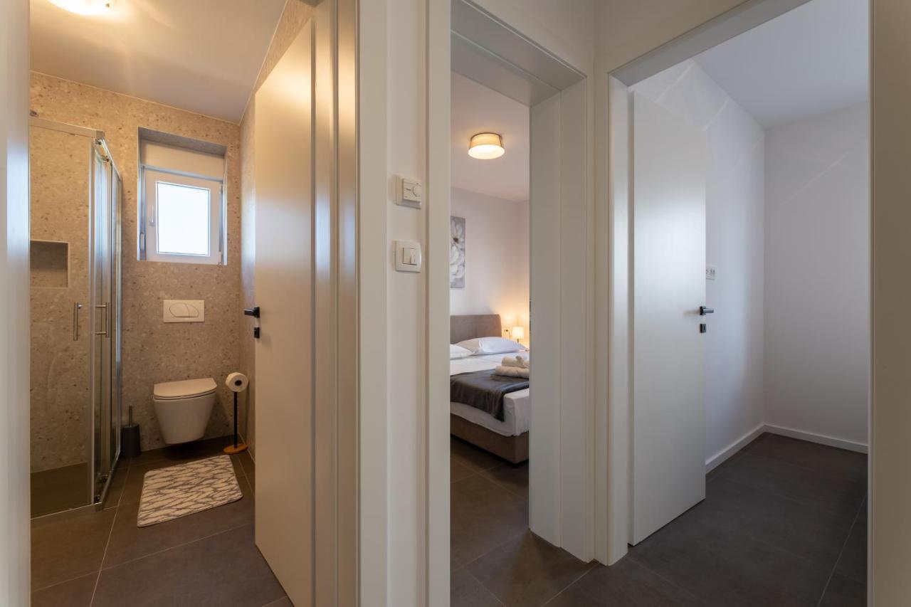 Apartments Maya & Tina Trogir Ngoại thất bức ảnh