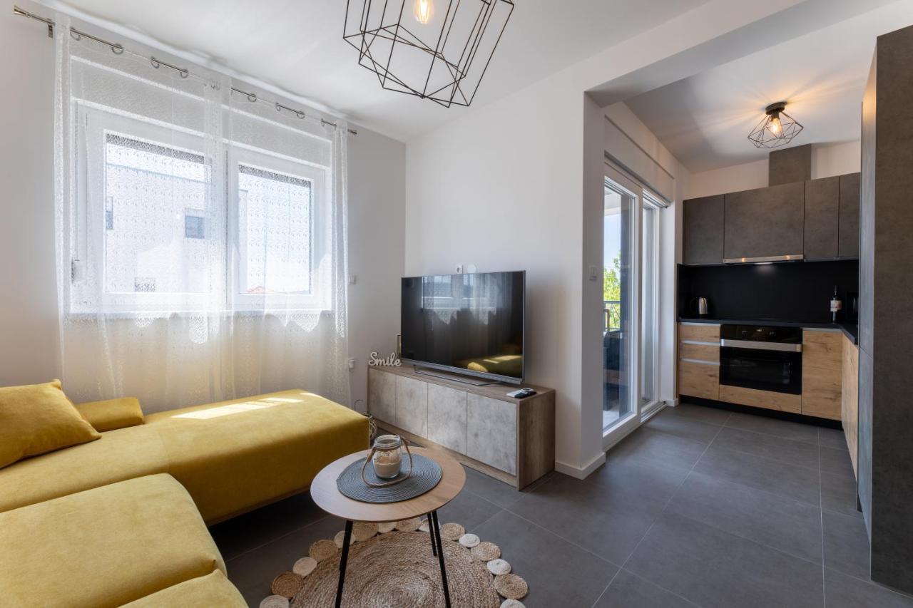 Apartments Maya & Tina Trogir Ngoại thất bức ảnh