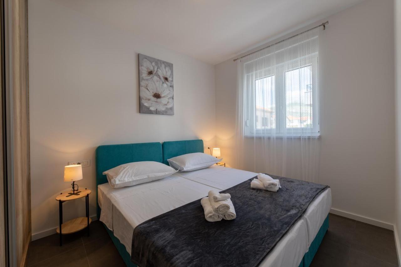 Apartments Maya & Tina Trogir Ngoại thất bức ảnh