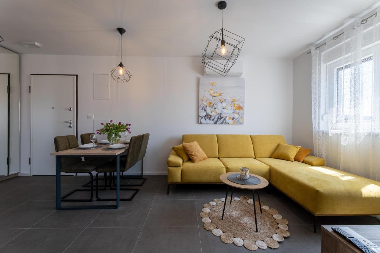 Apartments Maya & Tina Trogir Ngoại thất bức ảnh